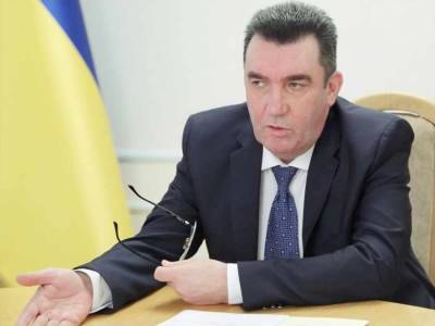 Алексей Данилов - Данилов предложил перейти на латиницу, но сам делает в ней ошибки - news-front.info - Украина