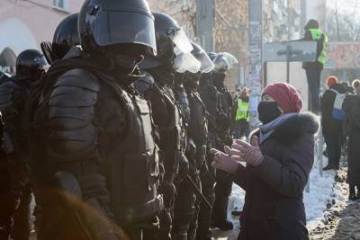 Алексей Навальный - В челябинском суде по иску ГУ МВД к участникам митинга за Навального допросят полицейских - znak.com - Челябинск