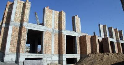 Раджаббой Ахмадзода - В Канибадаме идет строительство новых зданий школ для 820 учащихся - dialog.tj - Согдийская обл.