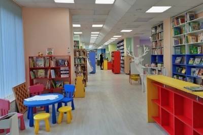 Оленегорскую библиотеку обновили в стиле «Морозко» за 10 миллионов рублей - murmansk.mk.ru - Оленегорск