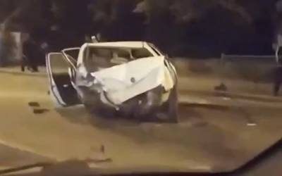 Водитель BMW протаранил транспортный поток (видео) - zr.ru - Екатеринбург