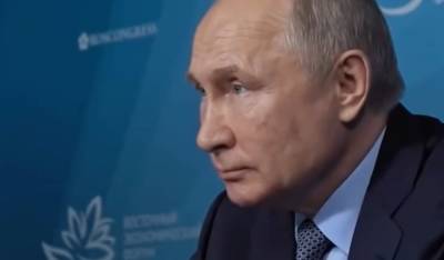 Владимир Путин - Дмитрий Песков - Владимир Путин ушел на самоизоляцию из-за ситуации с коронавирусом в его окружении - znak.com - Россия - Душанбе