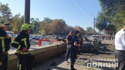 В Днипре в результате взрыва автомобиля погибли 2 человека - for-ua.com - Украина - Днепропетровская обл.