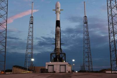Илон Маск - Илон Маск - SpaceX запустила на полярную орбиту обновленные интернет-спутники Starlink с лазерной связью - itc.ua - Украина