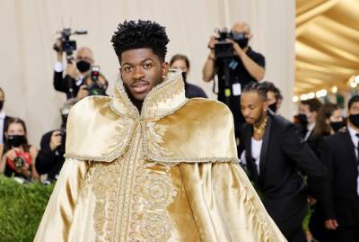Эпатажные наряды рэпера Lil Nas X на Met Gala символизировали историю ЛГБТ+ - kp.ua - Украина
