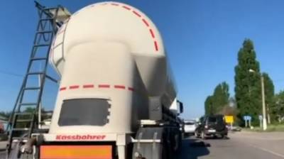 МВД: под Воронежем выброшенная из фуры на трассу женщина оказалась пьяна - vestivrn.ru - Воронеж