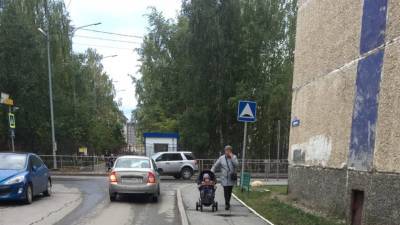 Отсутствие парковок во дворах Тюмени постепенно становится хронической проблемой - nashgorod.ru - Тюмень