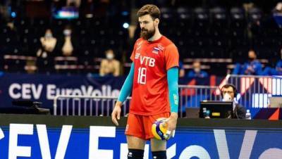 Российские волейболисты уступили полякам в четвертьфинале чемпионата Европы - vm.ru - Россия - Токио - Франция - Польша - Словения - Чехия