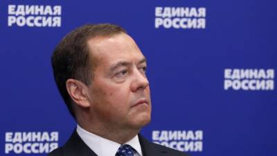 Дмитрий Медведев - Сергей Кириенко - Би-би-си: Медведев хотел возглавить Думу, но ему не дал Кириенко - svoboda.org - Россия
