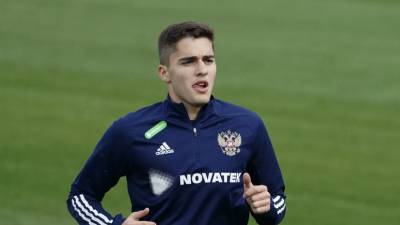 Сергей Силкин - Арсен Захарян - Силкин признался, что не удивлён слухам об интересе «Барселоны» к Захаряну - russian.rt.com - Москва