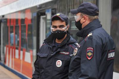 Владимир Васенин - Пассажира метро Москвы избили после конфликта на эскалаторе - vm.ru - Москва - Россия