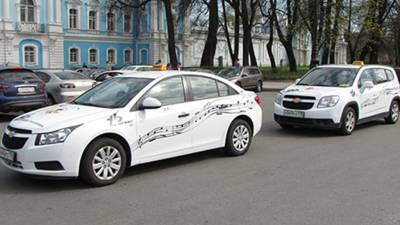 Смольный отказался от услуг оператора такси после нападения на пассажирку - dp.ru