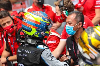 Оскар Пиастри - В Apline ищут варианты для своих молодых гонщиков - f1news.ru
