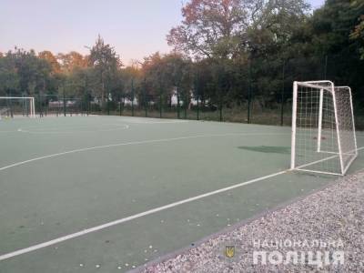 У шестилетнего ребенка из Харькова, на которого упали футбольные ворота, черепно-мозговая травма, он в тяжелом состоянии – врач - gordonua.com - Украина - Харьков