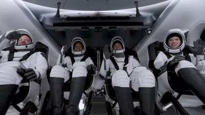 SpaceX впервые запустила на орбиту четырех гражданских астронавтов - techno.bigmir.net - США - Киев - шт.Флорида