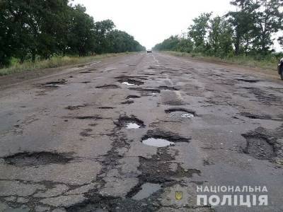 Полиция разоблачила схему растраты почти 1 млн грн на ремонте дорог в Житомирской области - gordonua.com - Украина - Житомирская обл.