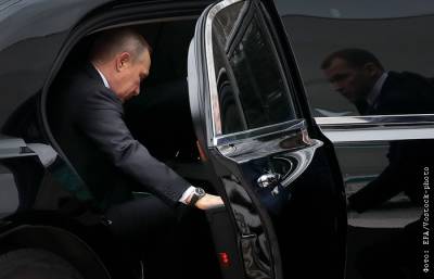 Владимир Путин - Дмитрий Песков - Песков объяснил самоизоляцию Путина контактом с заболевшими COVID-19 - interfax.ru - Москва - Россия