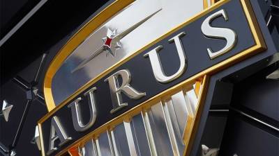 Названы характеристики премиального минивэна Aurus Arsenal - iz.ru - Израиль