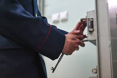 Заключенный воткнул заточку в спину сотруднику российской колонии - lenta.ru - Россия - Иркутская обл. - Ангарск