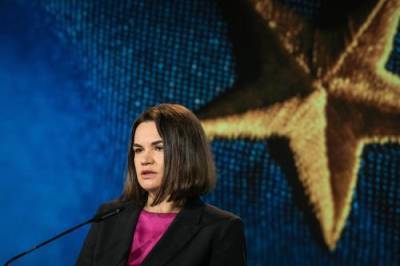 Светлана Тихановская - Тихановская обратилась за помощью к Макрону - argumenti.ru - Белоруссия - Франция - Париж