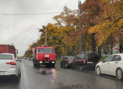 На проспекте Культуры на месте ДТП погибла женщина-пешеход - neva.today - Санкт-Петербург - р-н Калининский