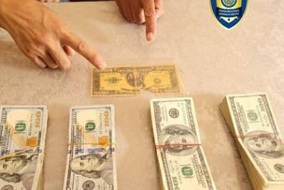 В Узбекистане двое мошенников попытались продать купюру в миллион долларов - lenta.ru - США - Узбекистан - Ташкент