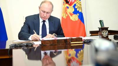Владимир Путин - Оливер Стоун - Стоун указал на роль Путина в недопущении трансформации РФ в «вассала» США - iz.ru - Москва - Россия - США - Вашингтон - Израиль