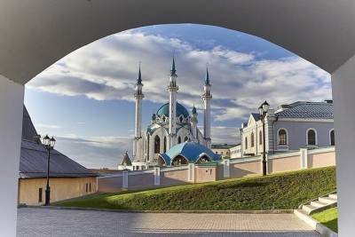 Рустам Минниханов - Рустам Минниханов наградил в Кремле многодетные семьи - kazan.mk.ru - Россия - респ. Татарстан