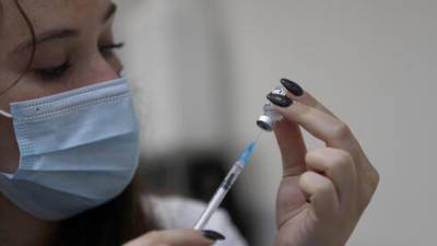 После 8 часов обсуждений: FDA рекомендовало третью прививку людям старше 65 лет - vesty.co.il - США - Израиль