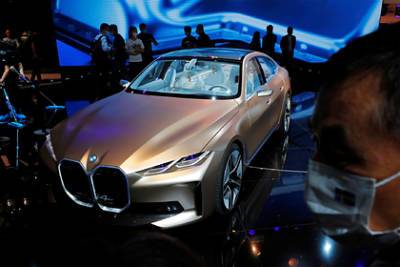 Китай продавил BMW ради бедных - lenta.ru - Китай