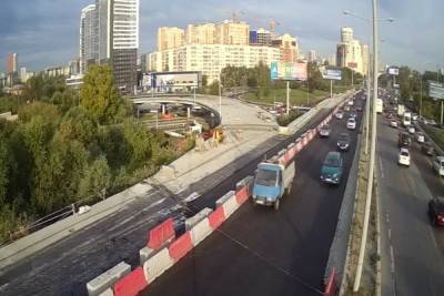 Евгений Куйвашев - Губернатор Куйвашев оценил открытие движения на развязке по пути в Кольцово - eburg.mk.ru - Екатеринбург
