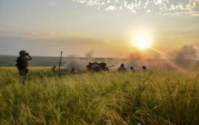 На Донбассе 14 обстрелов, ранены два бойца - korrespondent.net - Украина - Донбасс