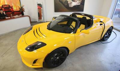 Илон Маск - Илон Маск сообщил о переносе поставок Tesla Roadster - capital.ua - Украина