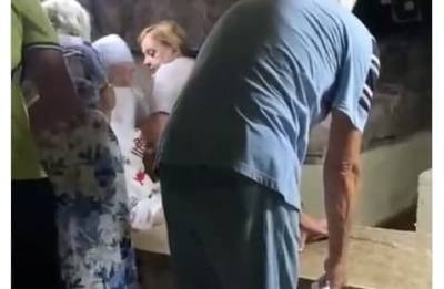 Экскурсия закончилась печально для российской туристки, видео: застряла в древнем саркофаге - politeka.net - Россия - Украина - Кипр