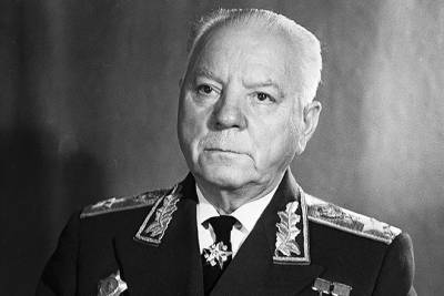 Никита Хрущев - Клим Ворошилов: как Хрущёв поступил с соратником Сталина - russian7.ru