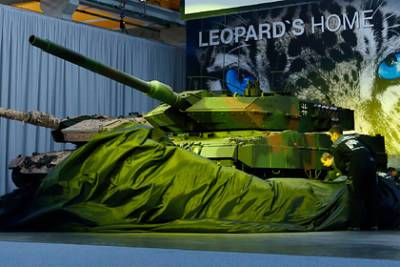 Немецкий танк Leopard 2 A7+ замедлили - lenta.ru - Россия - Венгрия