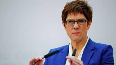 Аннегрет Крамп-Карренбауэр - Минобороны ФРГ призвало ЕС сделать выводы из зависимости от США - trend.az - США - Германия - Словения - Афганистан