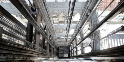 В Новосибирске за падение двух человек в шахту лифта осудили директора фирмы - runews24.ru - Новосибирск - район Дзержинский, Новосибирск