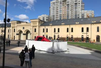 В Киеве испортили открытый накануне "сухой" фонтан на Арсенальной - kp.ua - Украина - Киев