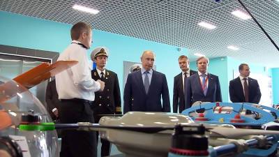 Владимир Путин - Путин посетил Дальневосточный морской тренажерный центр - tvc.ru - Приморье край