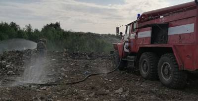 В Чебаркульском районе загорелась свалка, едкий дым идет в сторону домов - znak.com - район Чебаркульский