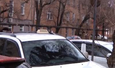Таксисты поиздевались над пассажиром, видео: "Сначала избили, а потом добавили наказание" - politeka.net - Украина - Днепр