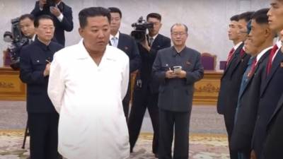 Дональд Трамп - Ким Ченын - Денис Казанский - Ким Чен Ын похудел еще больше: в сети заговорили о двойнике. ФОТО - enovosty.com - КНДР