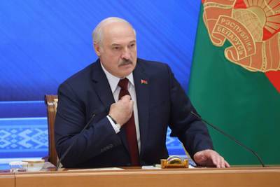Александр Лукашенко - Артис Пабрикс - Латвия призвала ЕС к содействию в противостоянии гибридным атакам Лукашенко - lenta.ru - Белоруссия - Афганистан - Латвия