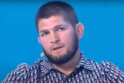 Хабиб Нурмагомедов - Нурмагомедов рассказал, что его сестра получала зарплату 11 тысяч рублей - mk.ru - респ. Дагестан