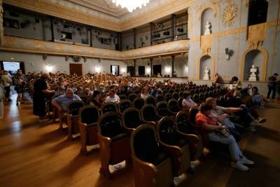 Михаил Булгаков - Пять премьер готовит Псковский драмтеатр зимой - mk-pskov.ru - Россия - Псков