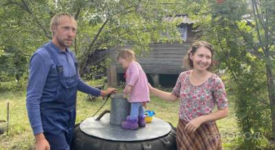 Молодая семья поменяла город на деревню, строит родовое поместье и занимается фермерством - pg21.ru