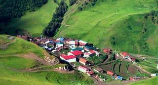 Стихийный митинг в Гутатли обернулся давлением на педагогов - kavkaz-uzel.eu