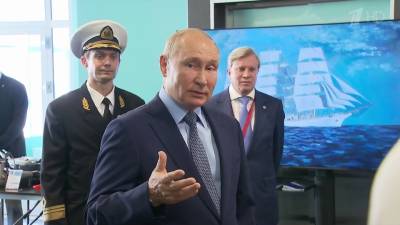 Владимир Путин - Владимиру Путину во Владивостоке показали учебный центр, в котором готовят экипажи кораблей - 1tv.ru - Приморье край - Владивосток