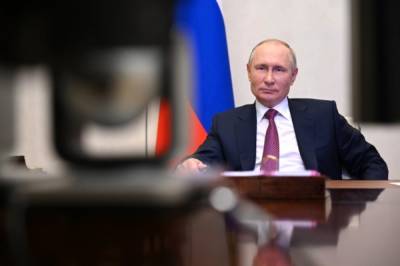 Сергей Шойгу - Владимир Путин - Путин заявил, что доходы военных должны постоянно повышаться - aif.ru - Россия